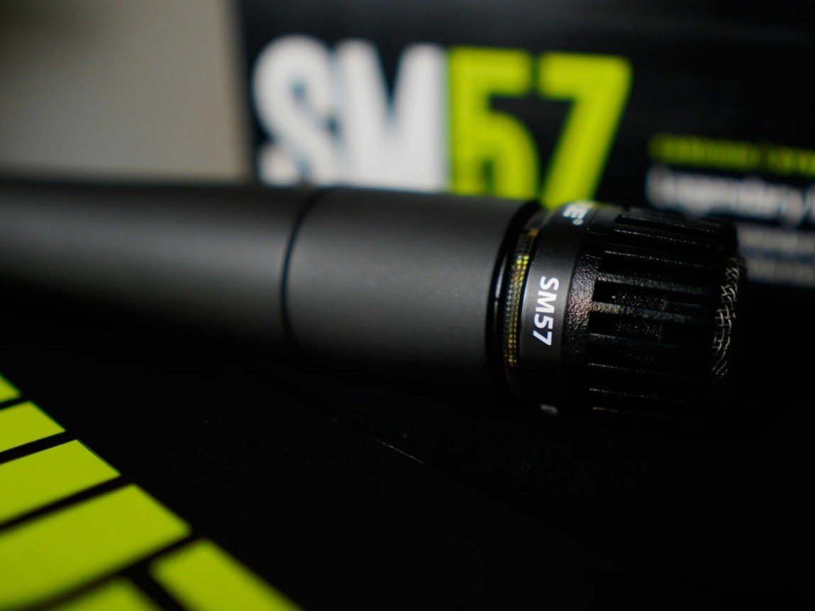 O pequeno gigante dos estúdios: o que torna o Shure SM57 tão especial?