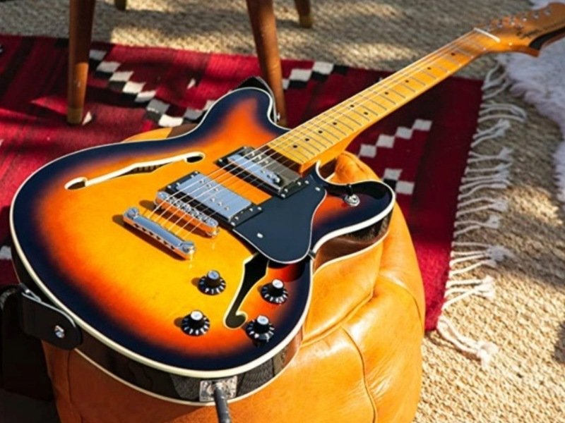 Uma guitarra com personalidade: conheça a Squier Starcaster