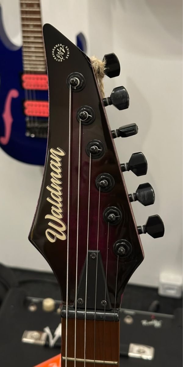 Guitarra Elétrica Waldman WIGR-220 QPP Quilted Purple HH 24 Trastes com Bag