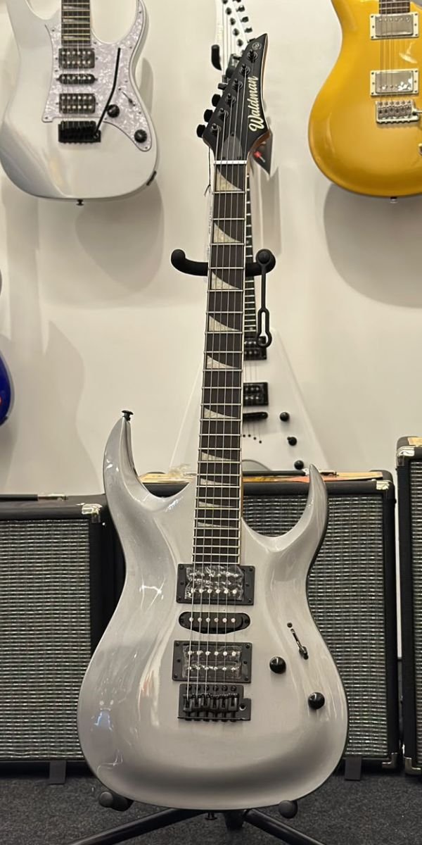 Guitarra Strato Waldman HSS Extrav WI 170 G com Bag
