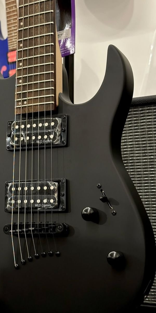 Guitarra Elétrica Waldman WST187 BKS Black Satin 7 Cordas HH 24 Trastes