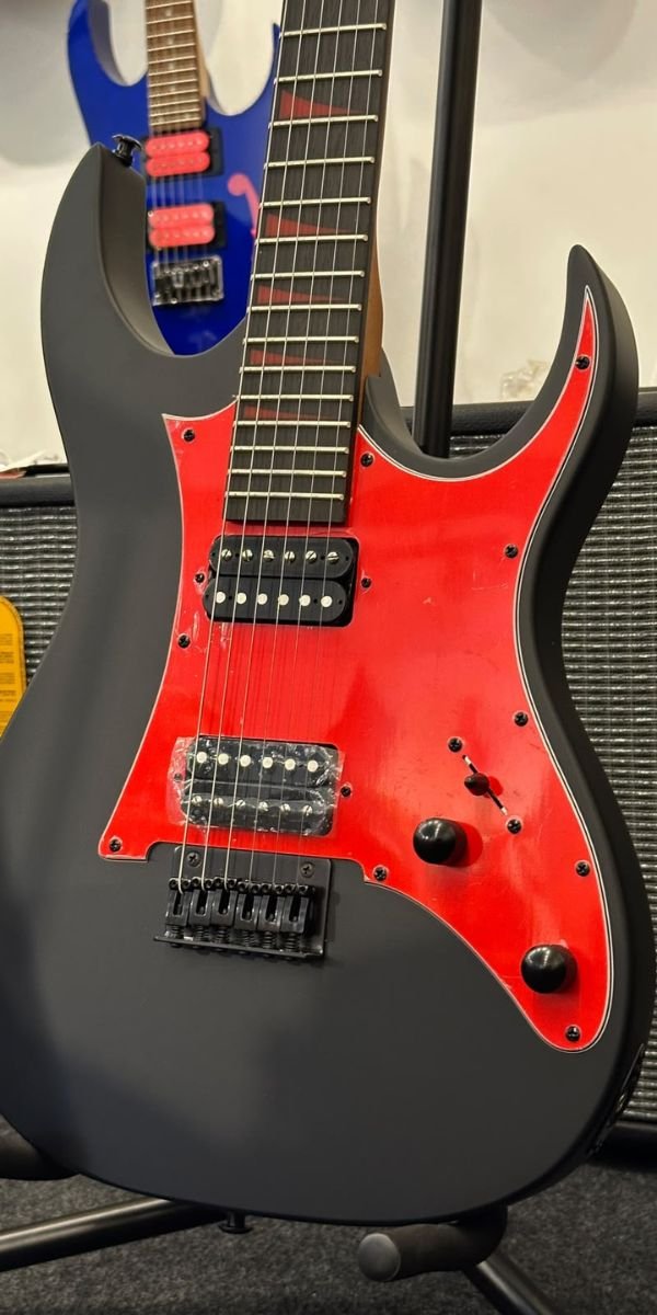 Guitarra Waldman WIG131X BKS Black Satin Super Strato HH 24 Trastes