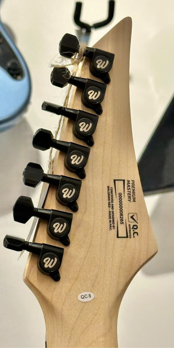 Guitarra Elétrica Waldman WST187 BKS Black Satin 7 Cordas HH 24 Trastes