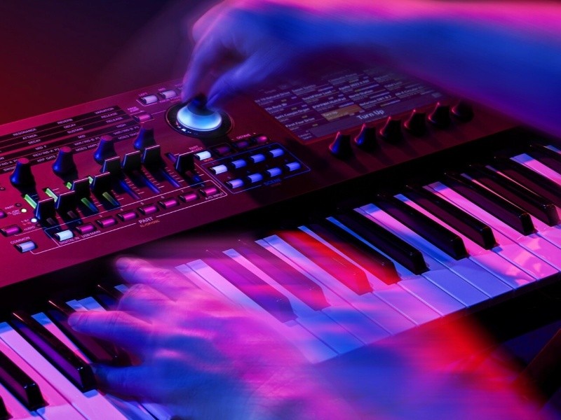 Yamaha MODX M7: conheça o sintetizador de 76 teclas com timbres profissionais e alta portabilidade