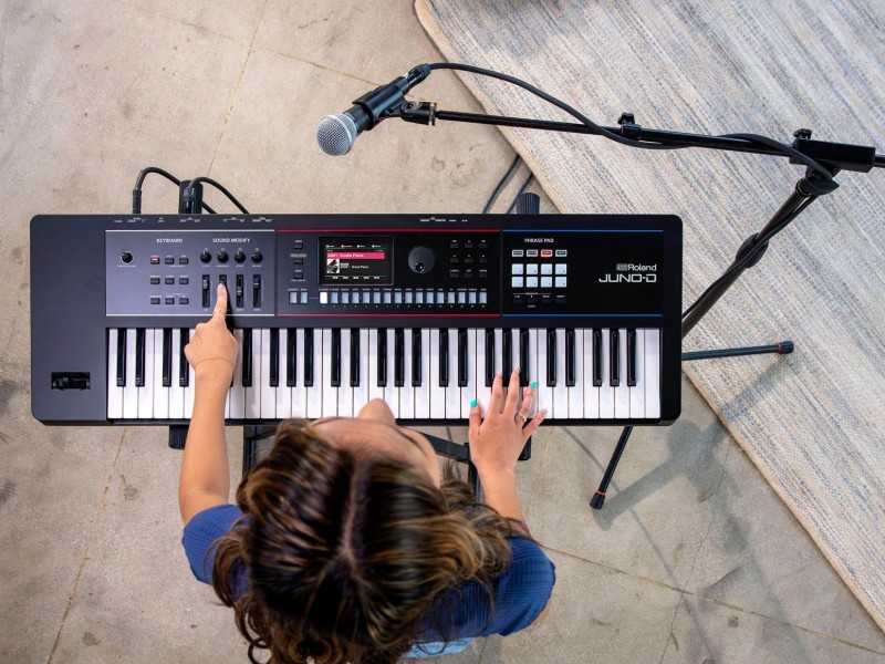Do ensaio ao palco: por que o Roland JUNO-D6 pode ser um parceiro tão versátil?