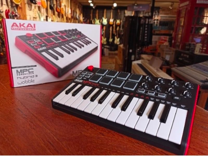 Teclado controlador MIDI: uma ferramenta indispensável no home studio