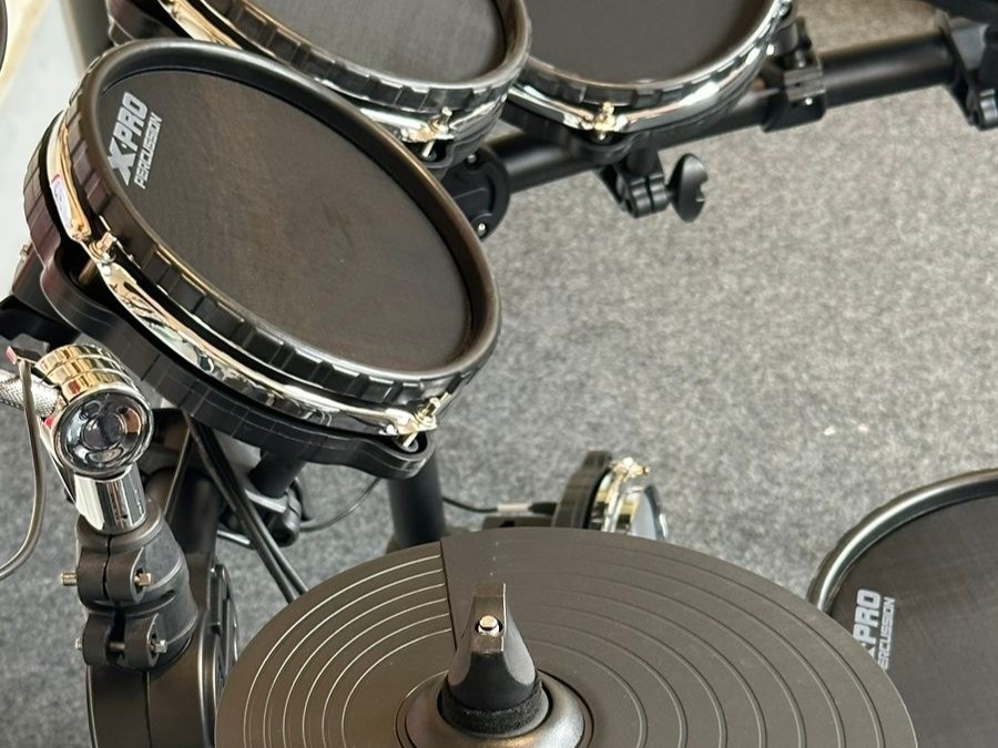 Bateria eletrônica X-Pro é boa? Compare os modelos ED10, ED20, ED100 e ED200 antes de comprar
