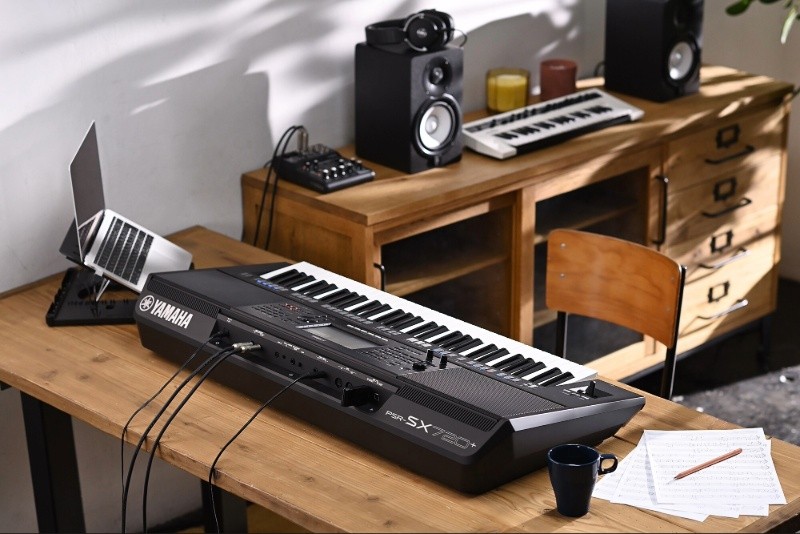 Yamaha PSR-SX720 ou PSR-SX720+: qual é a diferença entre os teclados?