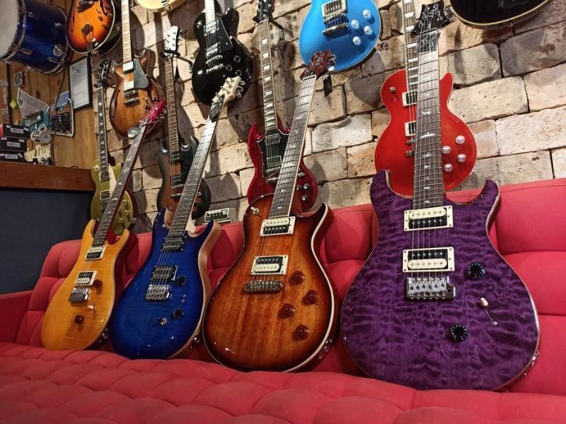 PRS SE Custom: qual a magia das guitarras de Paul Reed Smith?