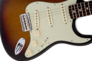 GUITARRA FENDER 013 9100 - SIG SERIES ROBERT CRAY STD. STRATOCASTER - 300 - 3-COLOR SUNBURST