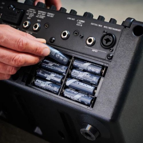 Amplificador Boss Cube Street ii 10w Estéreo a Pilhas Para Guitarra, Voz e Instrumentos 