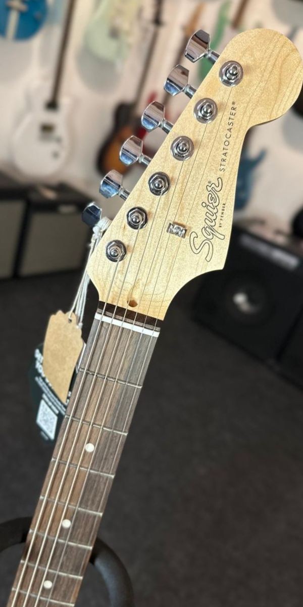 Guitarra Fender Squier Debut Series Stratocaster Sea Foam Green Satin 