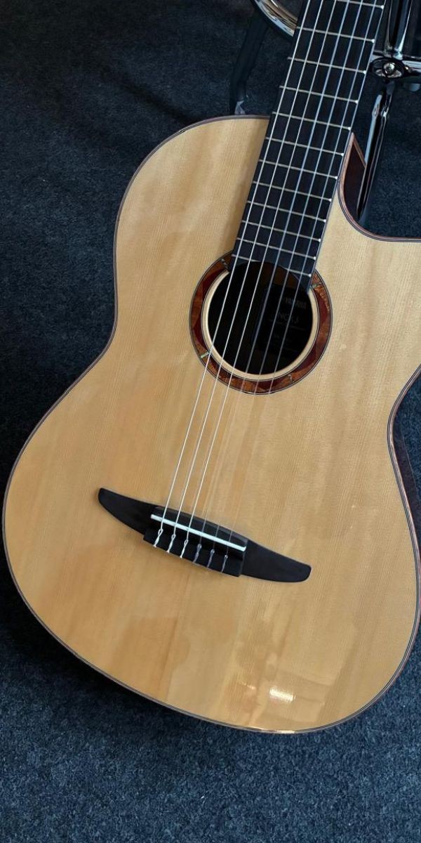 Violão Yamaha Ncx3 Eletroacústico Cutway Spruce Nylon Natural Gig Bag 