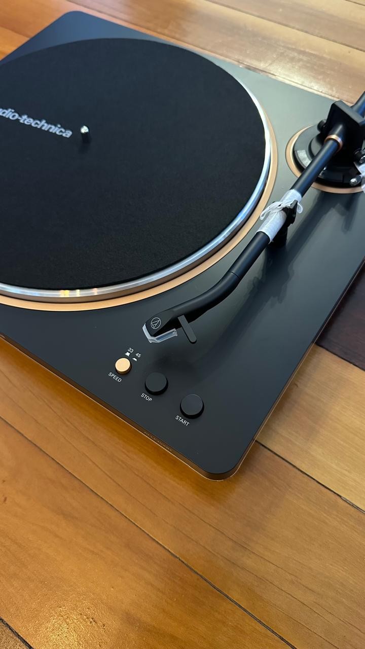 Toca Discos Audio Technica Bluetooth At-lp70xbt-bz-c