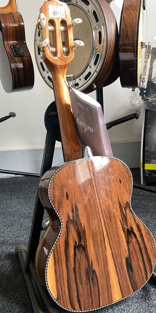 Cavaquinho Elétrico Rozini Presença Brasil Rc15.el.n.lp Natural Louro-preto 