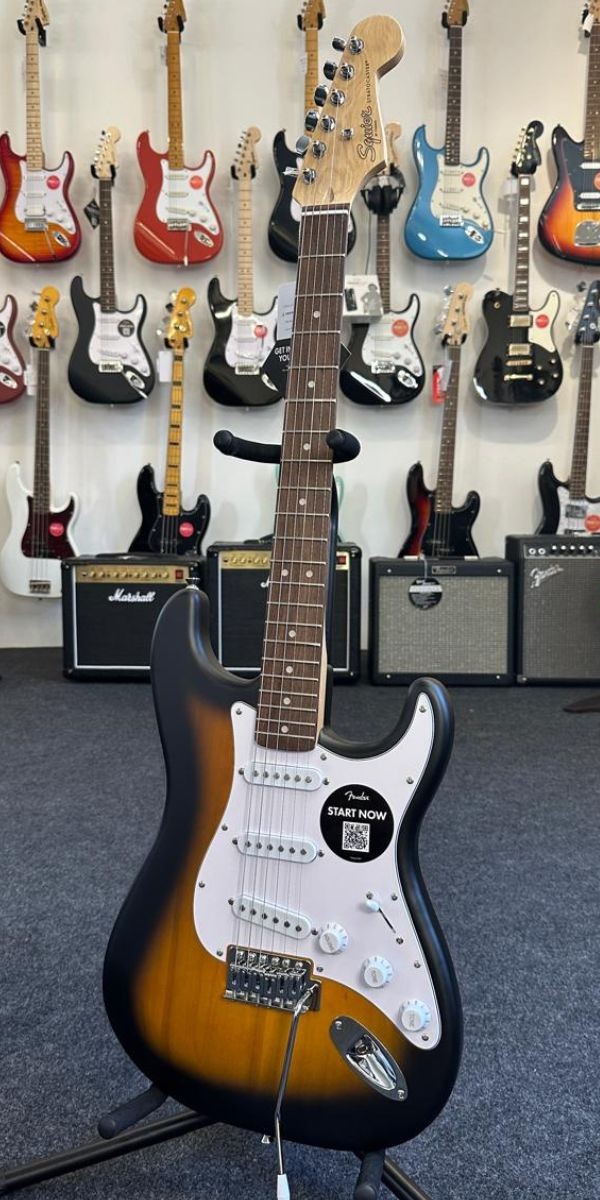 Guitarra Squier Debut Collection Stratocaster 2-color Sunburst Satin by Fender – 0379600503 