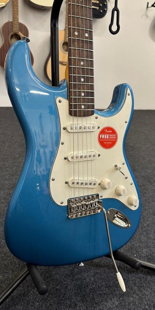 Guitarra Squier Classic Vibe 60s Stratocaster Lake Placid Blue 