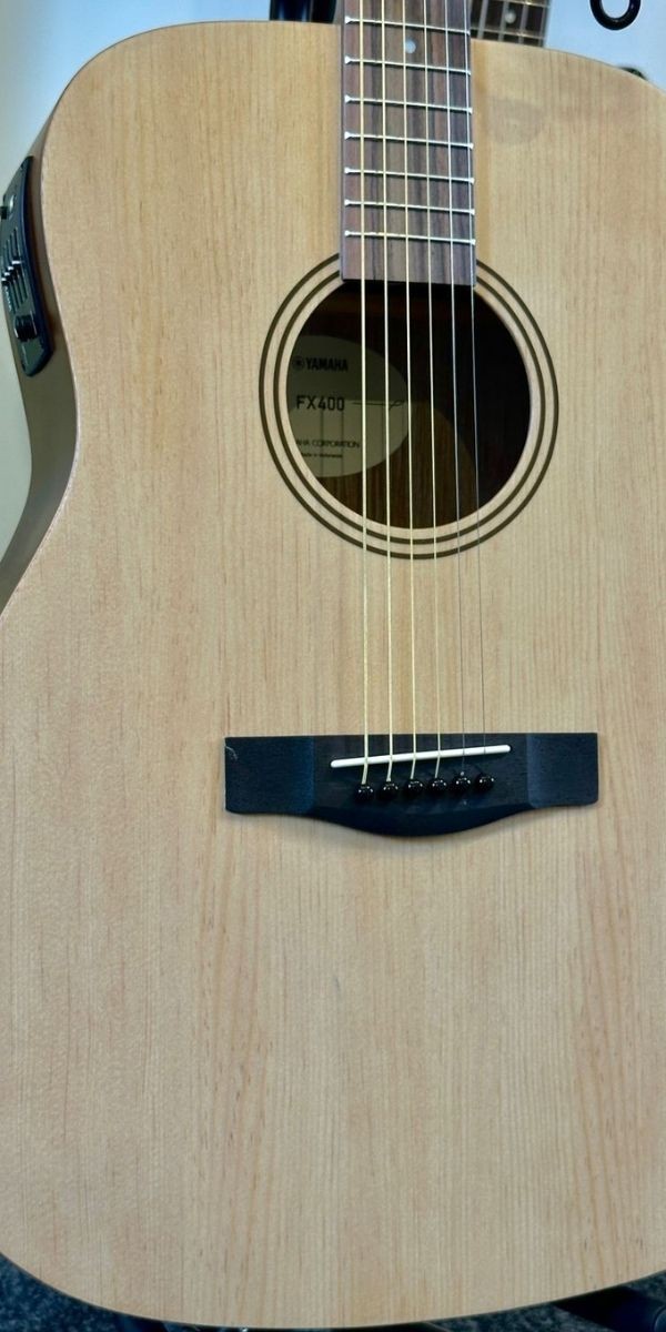 Violão Eletroacústico Yamaha Fx400 ns Natural Satin Aço Com Afinador 