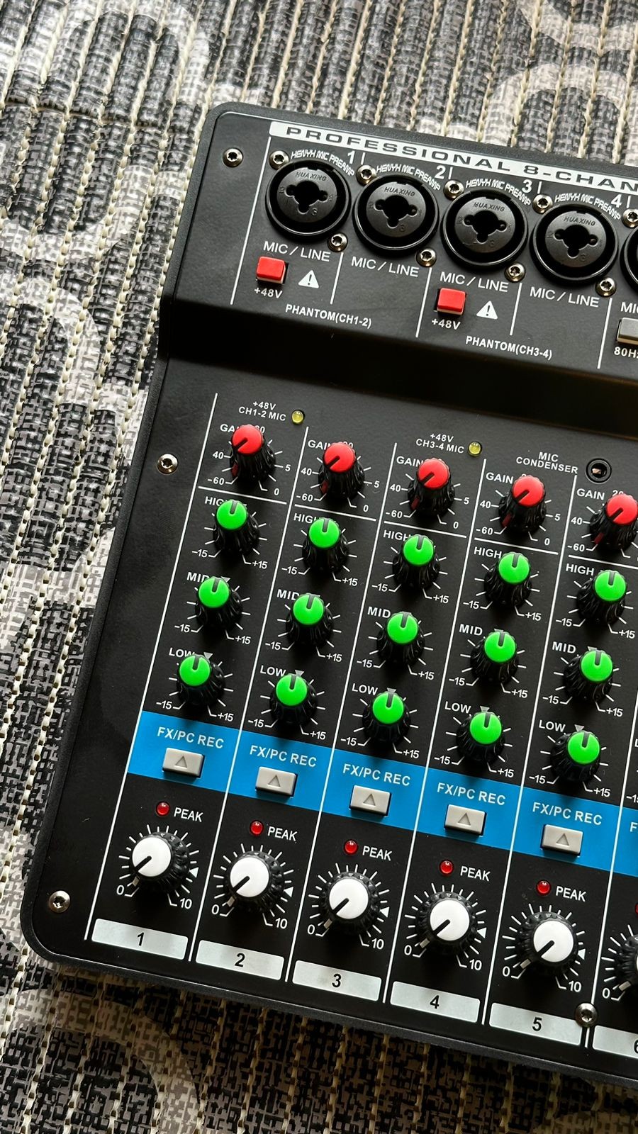 Mesa de Som 8 Canais Analógica Compacta Soundvoice Mc8bt 