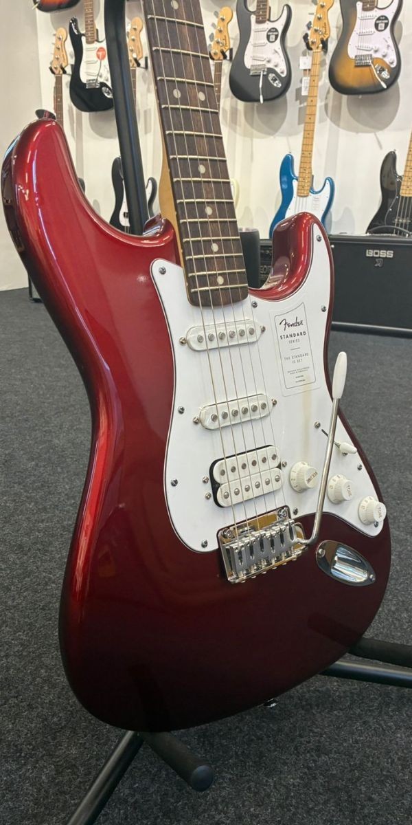 Guitarra Fender Standard Stratocaster Hss Candy Cola Laurel Com Escudo Branco 