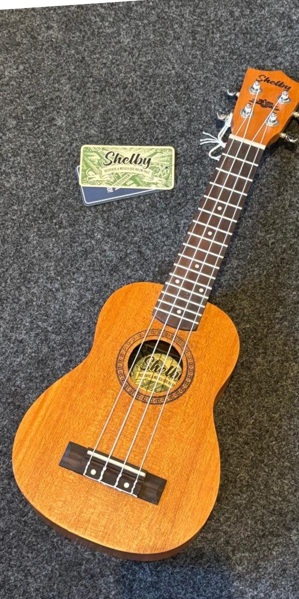 Ukulele Shelby Su21m Soprano 21 Polegadas Mogno Acetinado 