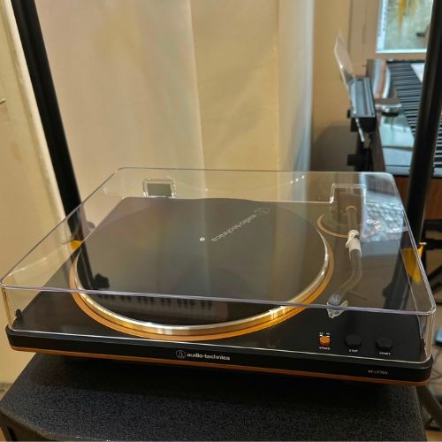 Toca-discos Audio-technica At-lp70x-bz Automático Preto/bronze Com Pré Phono e Agulha At-vm95c 