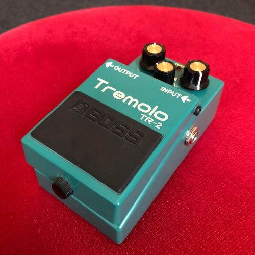 Pedal Boss Tr-2 Tremolo Para Guitarra Com Controles Rate, Wave e Depth 