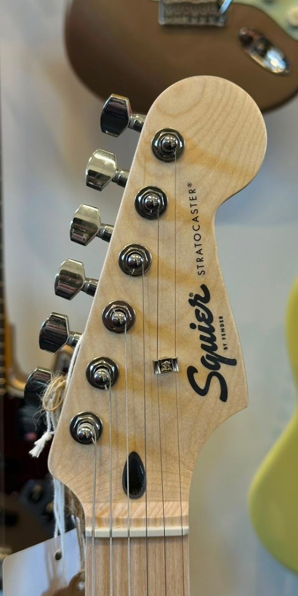 Guitarra Squier Sonic Stratocaster Maple 2-color Sunburst by Fender 