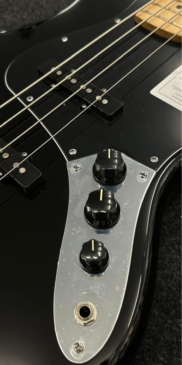 Baixo 4 Cordas Fender Standard Jazz Bass Black 