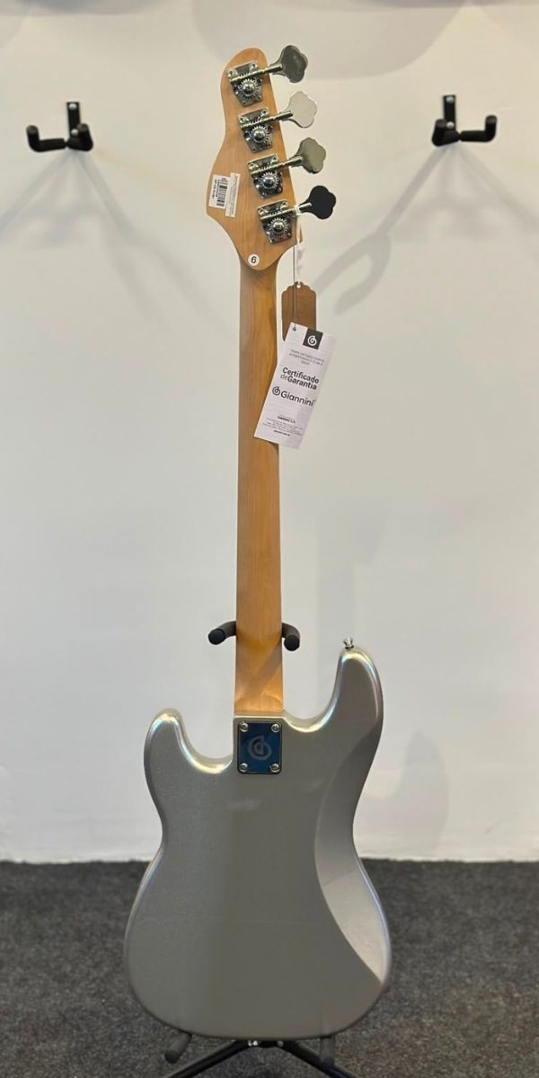 Contrabaixo Giannini Gp-102 Sv/bk 4 Cordas Silver Com Escala Maple e Escudo Black 