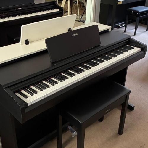 Piano Digital Yamaha Arius Ydp-146b Preto 88 Teclas Ghs Com 3 Pedais 