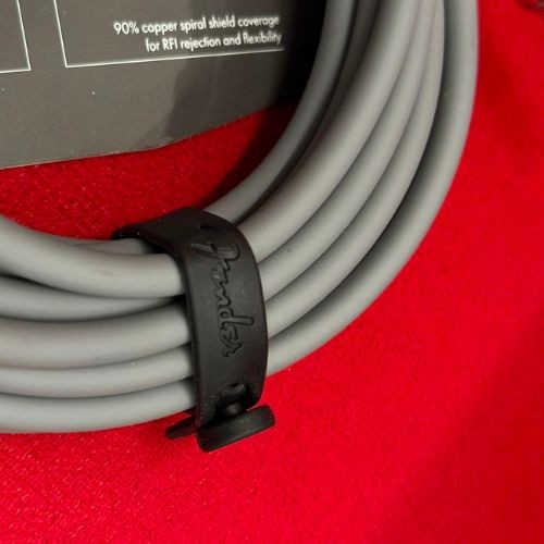 Cabo Fender Contour Instrument Cable Inca Silver 18.6' P10/p10 Reto Para Guitarra Baixo e Instrumentos 