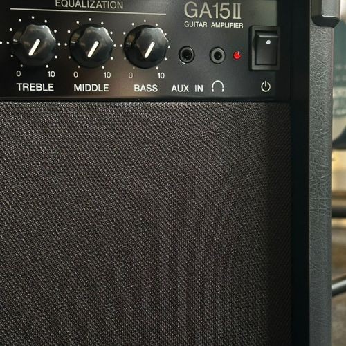 Amplificador Cubo Para Guitarra Yamaha Ga15ii 15w Rms Preto 