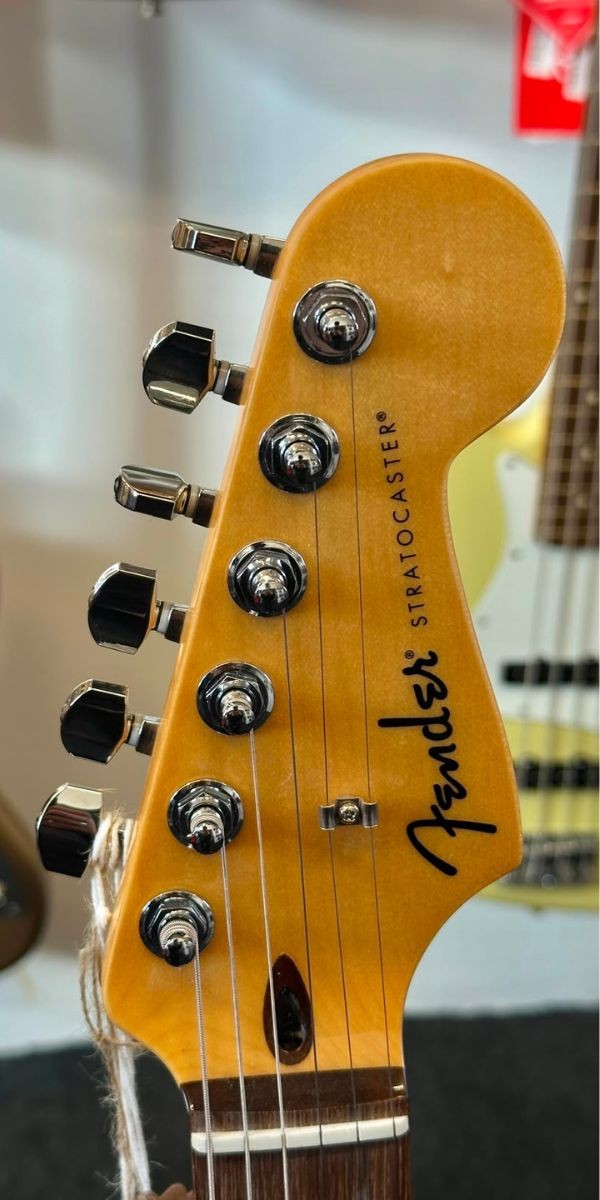 Guitarra Fender Standard Stratocaster Laurel Aqua Marine Metallic 