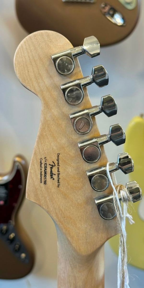 Guitarra Squier Sonic Stratocaster Maple 2-color Sunburst by Fender 