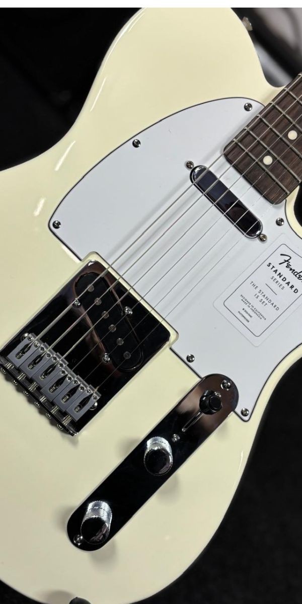 Guitarra Fender Standard Telecaster Olympic White Laurel Com Escudo Branco 