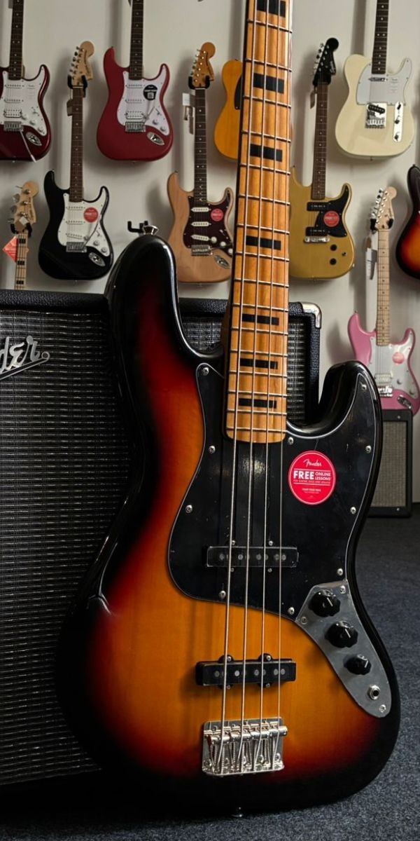 Baixo 4 Cordas Classic Vibe '70s Jazz Bass 3-tone Sunburst 