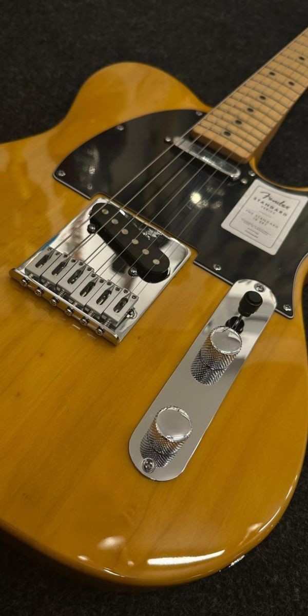 Guitarra Fender Standard Telecaster Butterscotch Blonde Maple Com Escudo Preto 