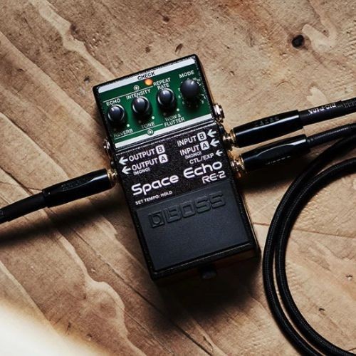 Pedal Boss Re-2 Space Echo Delay Reverb Tape Echo Estéreo 