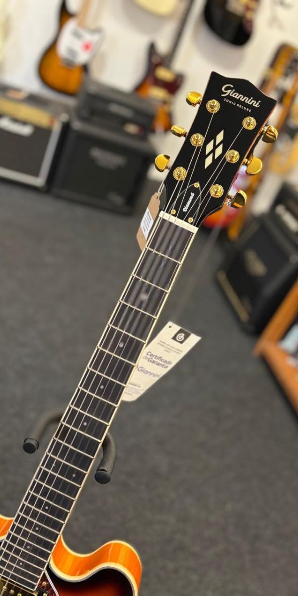 Guitarra Elétrica Giannini Sonic Deluxe Diamond Gae06 Dlx vs Violin Sunburst Semiacústica | Guitarra Semiacústica Giannini Gae06 Dlx vs Violin Sunburst Com 2 Humbuckers 