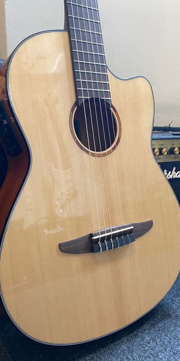 Violão Yamaha Ncx1 Natural Nylon Eletroacústico Tampo Sólido Cutaway 