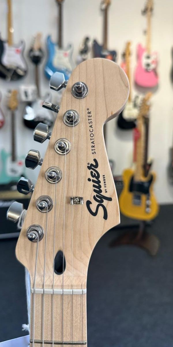Guitarra Squier Sonic Stratocaster Maple Black by Fender | Openstage Revenda Oficial Fender 