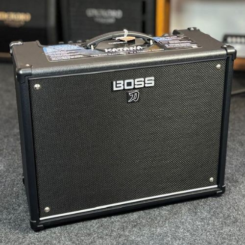 Amplificador Boss Katana 100 Gen 3 Ktn-100-3 100w 1x12 Para Guitarra 