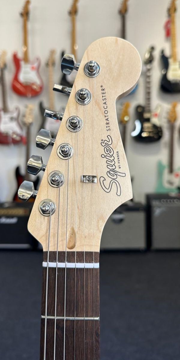 Guitarra Squier Debut Collection Stratocaster Dakota Red by Fender – 0379600554 