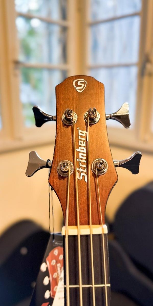 Baixolão Strinberg Sb-240c Eletroacústico Mahogany Fosco 4 Cordas Com Afinador 