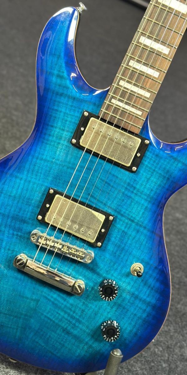 Guitarra Cort hh M600 bb Elétrica Premium Com Humbuckers e Locking Tuners 