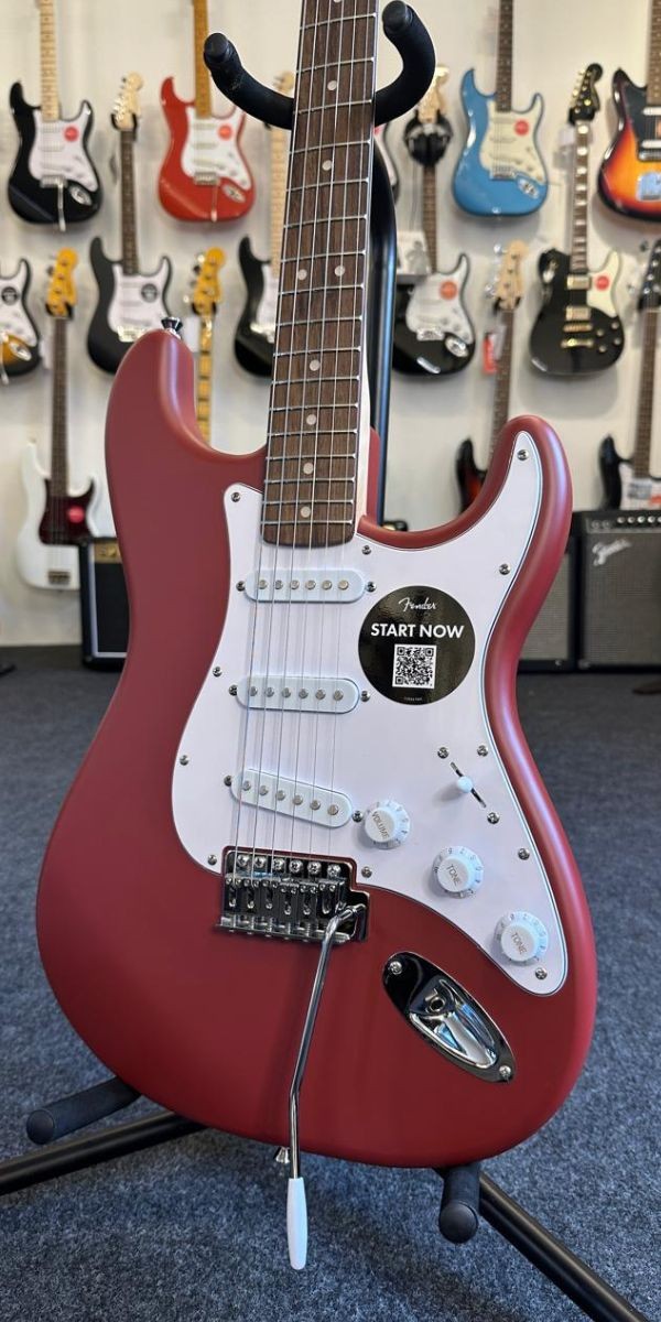 Guitarra Fender Squier Debut Series Stratocaster Hss Dakota Red Satin 