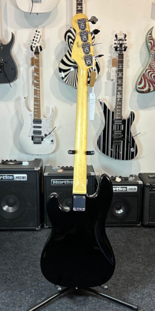 Baixo Fender  Standard Precision Bass Black 