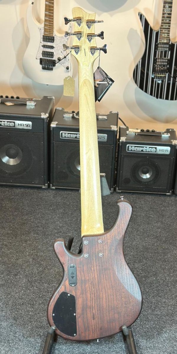 Baixo 6 Cordas Ativo Strinberg Asb66 Dark Wood Com Circuito Ativo e 24 Trastes 