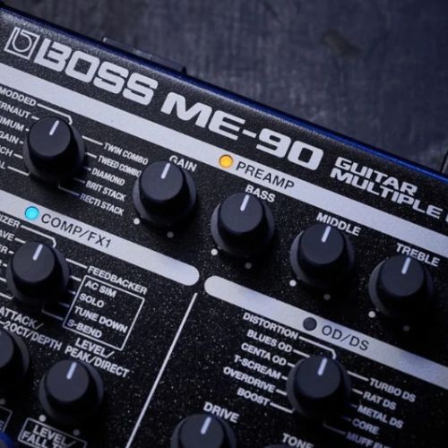 Pedaleira Boss Me-90 Multiefeitos Para Guitarra Com Aird e Pedal de Expressão 